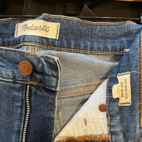 Madewell Kick Out Crop - Picture 3 of 3